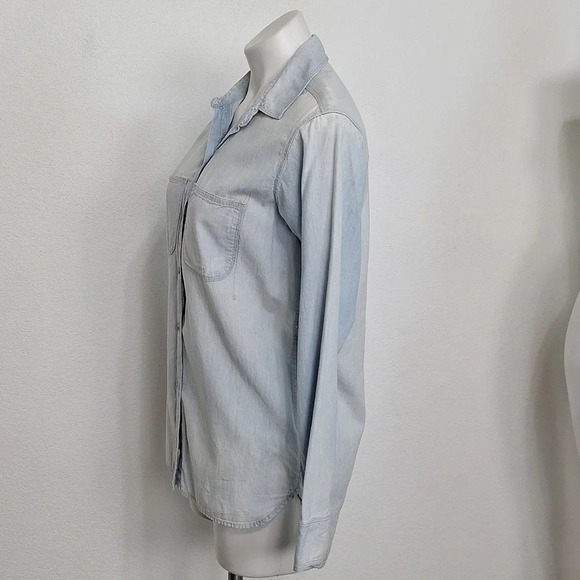 Madewell Blue Light Wash Coastal Grunge Chambray Denim Button Down Shirt Size XS - Picture 5 of 9